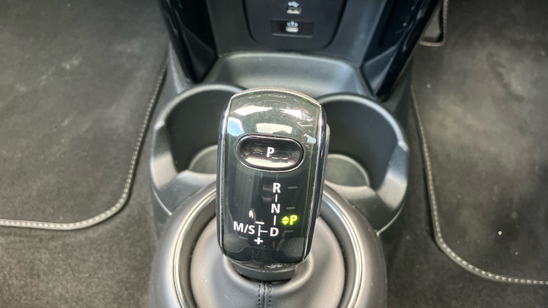 MINI Hatchback 1.5 Cooper Exclusive Premium Plus 5dr Auto Petrol Hatchback